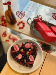 Torta corazón de Mora/arándanos 4/5 porciones