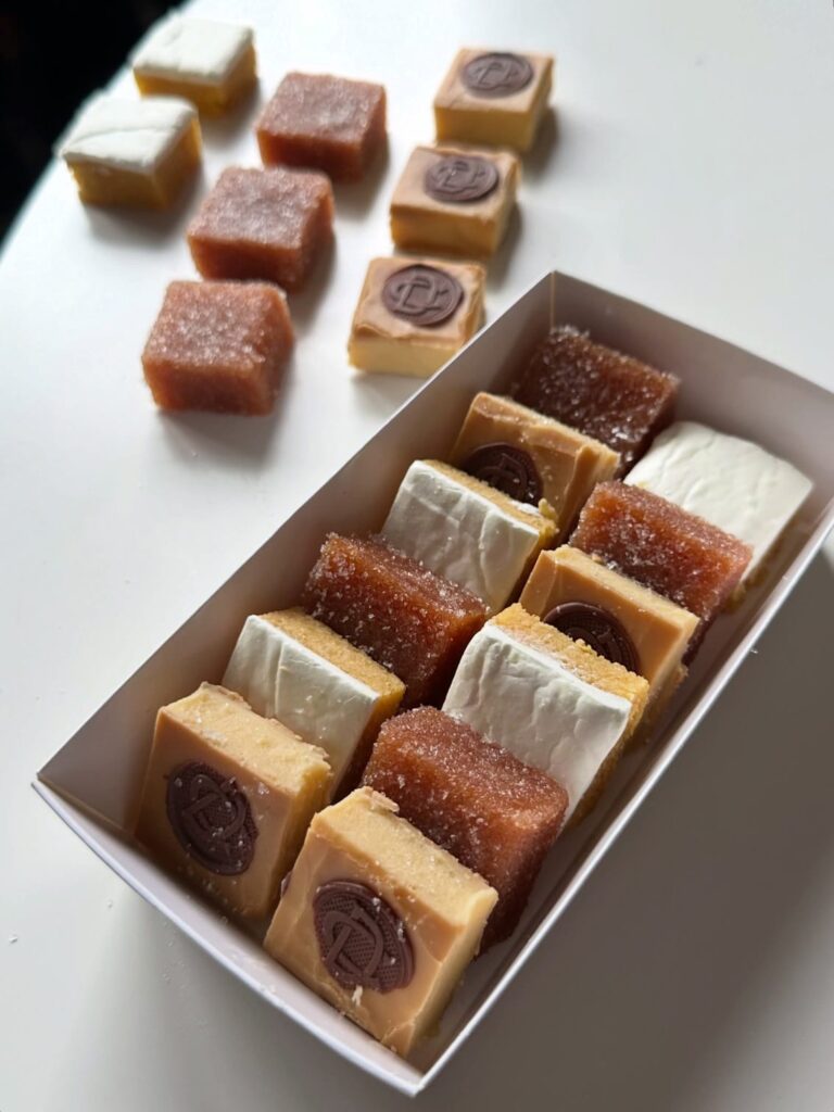 Caja de Dulces 12 und